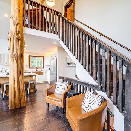 Luxe Appalachian Mountain Cabin With Hot Tub, Views Warrensville エクステリア 写真