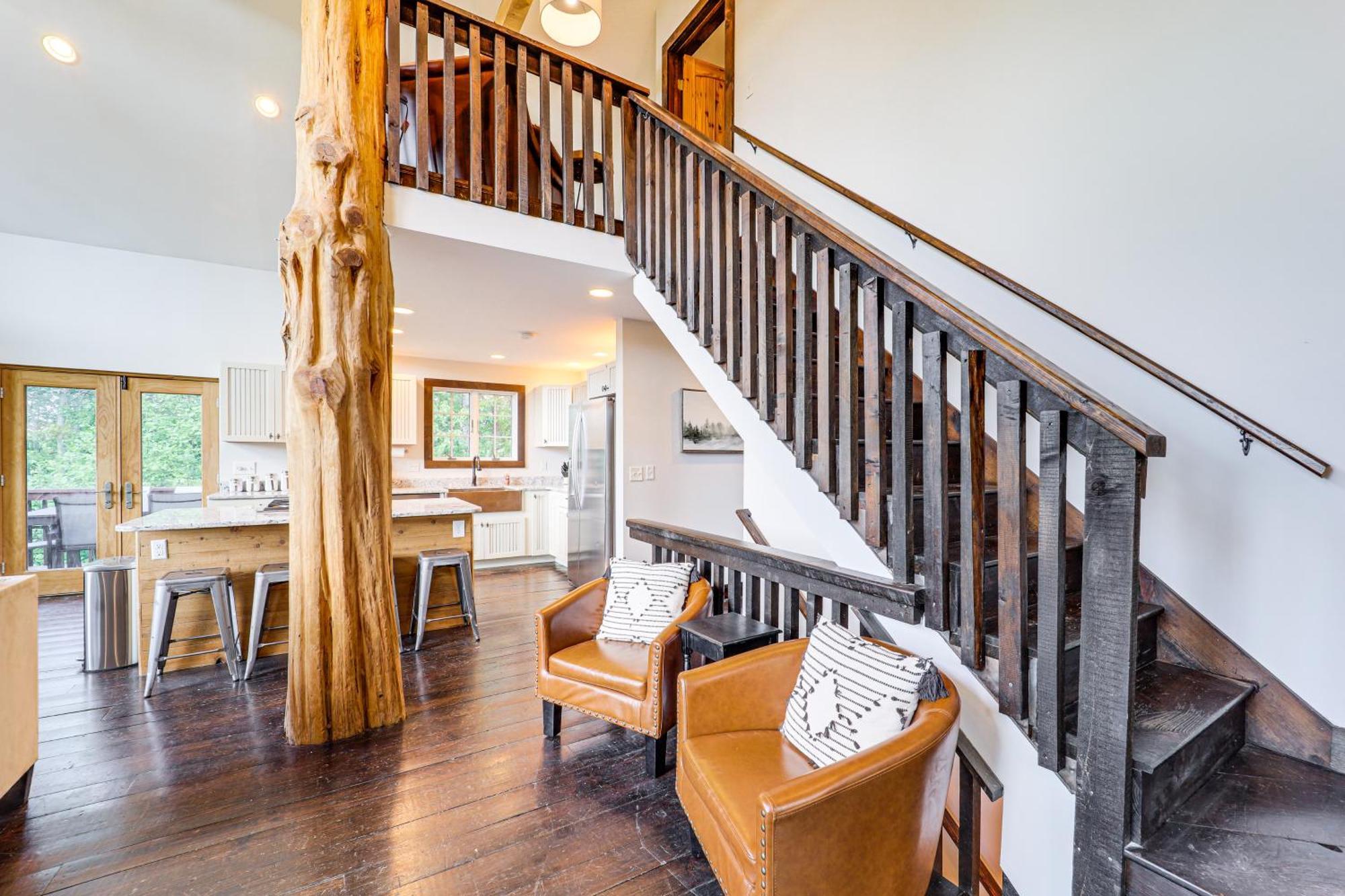 Luxe Appalachian Mountain Cabin With Hot Tub, Views Warrensville エクステリア 写真