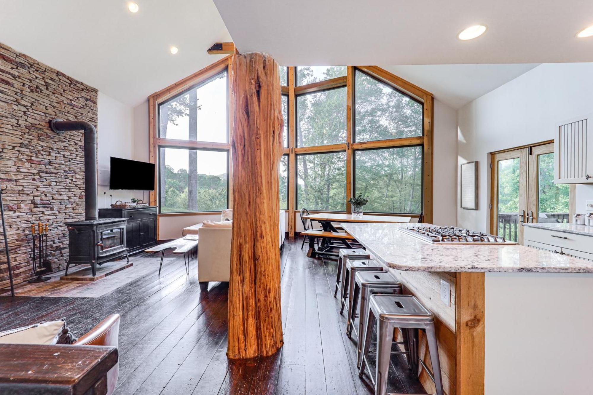 Luxe Appalachian Mountain Cabin With Hot Tub, Views Warrensville エクステリア 写真