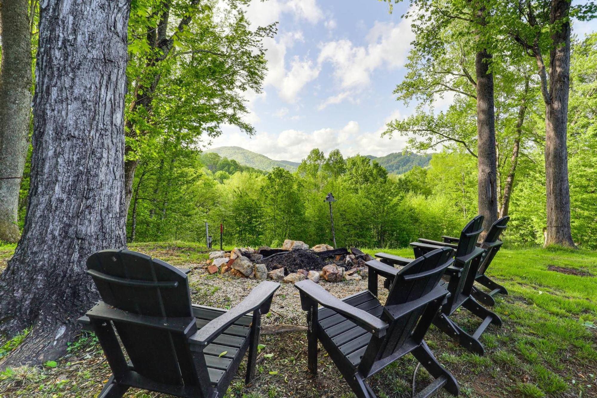 Luxe Appalachian Mountain Cabin With Hot Tub, Views Warrensville エクステリア 写真