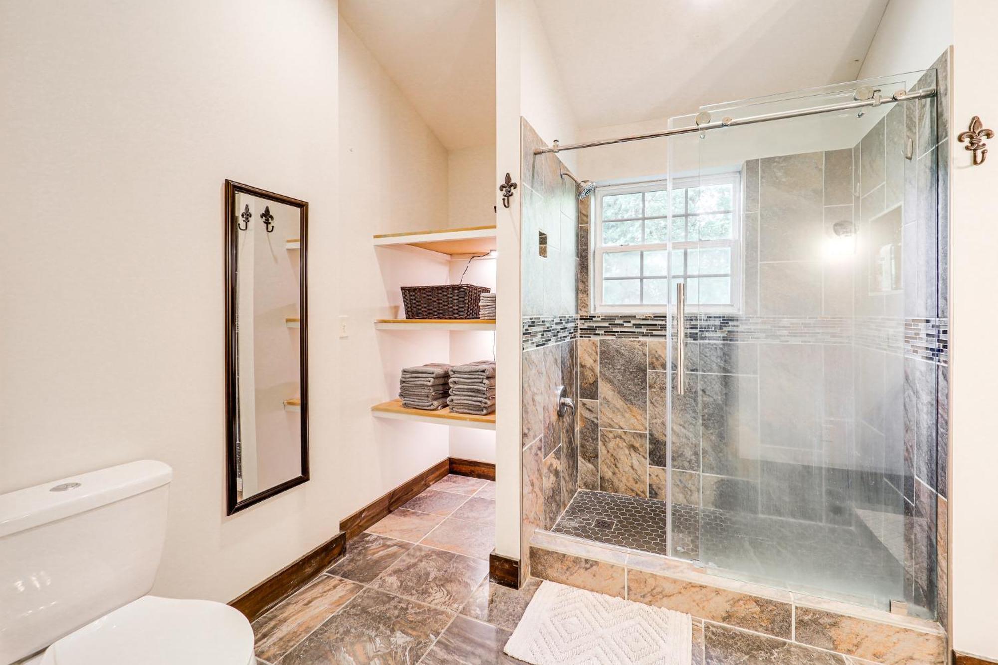 Luxe Appalachian Mountain Cabin With Hot Tub, Views Warrensville エクステリア 写真