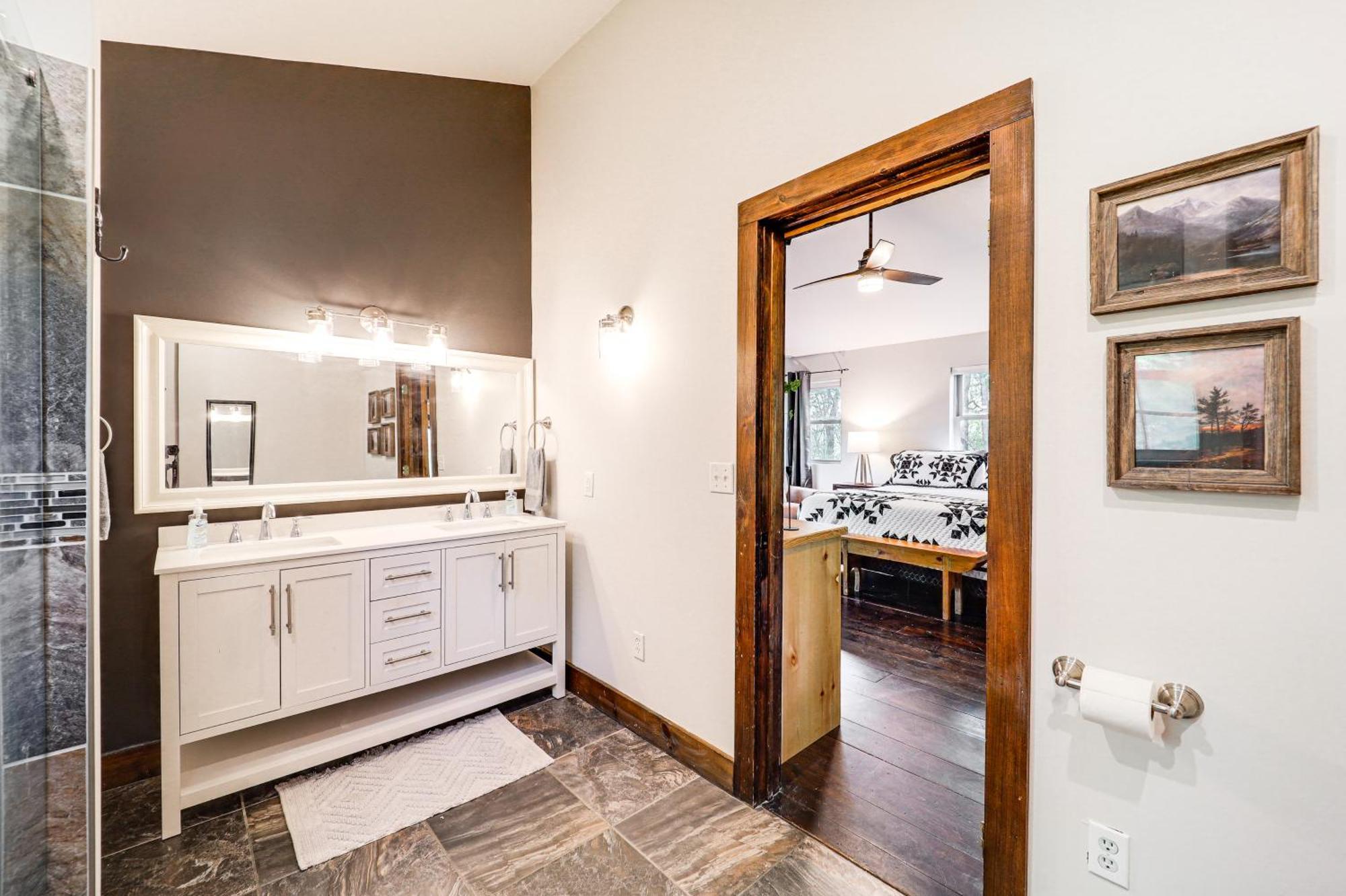 Luxe Appalachian Mountain Cabin With Hot Tub, Views Warrensville エクステリア 写真